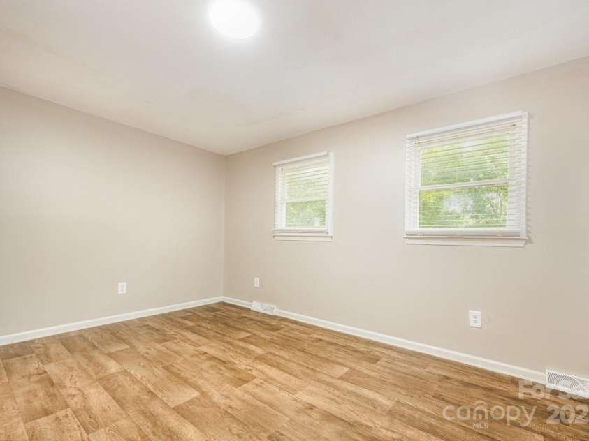 129 Morris Drive, Harrisburg, NC 28075.  MLS# CAR4281091, YatesRealty ID 34862. 