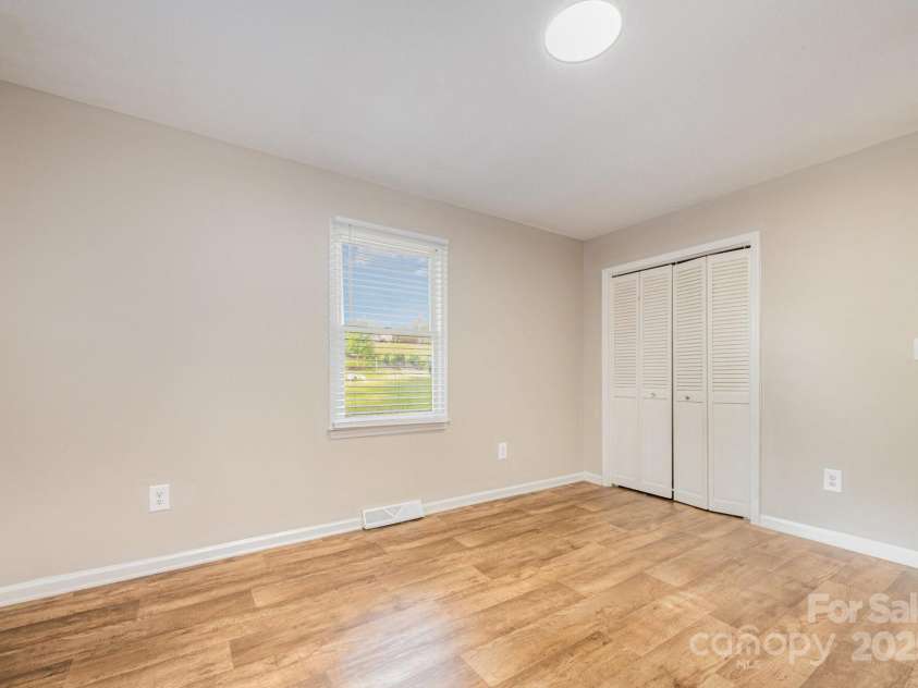 129 Morris Drive, Harrisburg, NC 28075.  MLS# CAR4281091, YatesRealty ID 34862. 