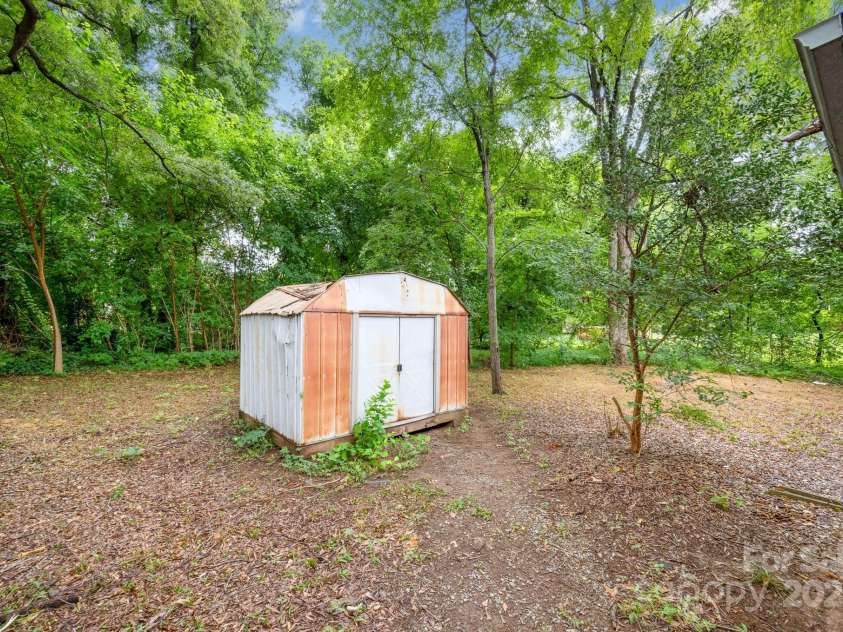 129 Morris Drive, Harrisburg, NC 28075.  MLS# CAR4281091, YatesRealty ID 34862. 