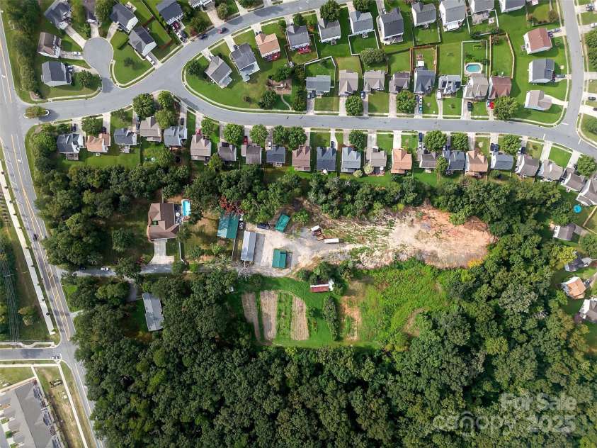 3020 Ridge Road, Charlotte, NC 28269.  MLS# CAR4293606, YatesRealty ID 34864. 