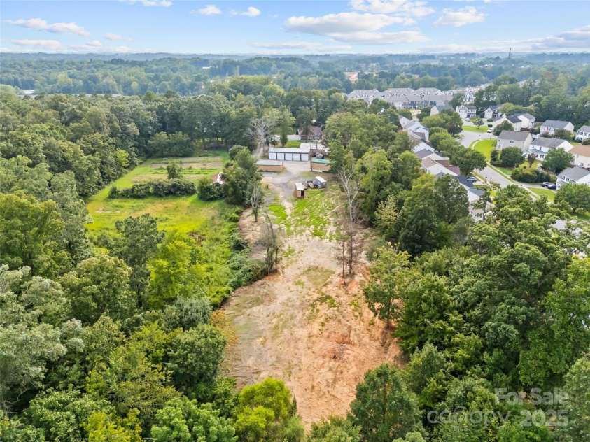 3020 Ridge Road, Charlotte, NC 28269.  MLS# CAR4293606, YatesRealty ID 34864. 