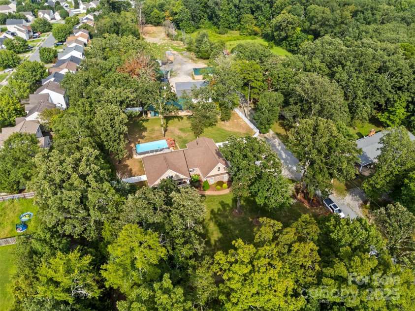 3020 Ridge Road, Charlotte, NC 28269.  MLS# CAR4293606, YatesRealty ID 34864. 