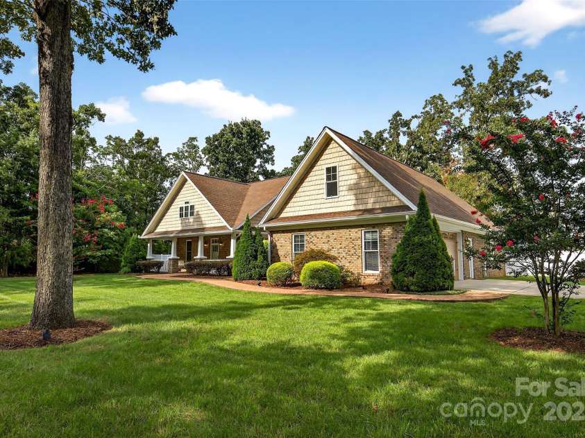 3020 Ridge Road, Charlotte, NC 28269.  MLS# CAR4293606, YatesRealty ID 34864. Front