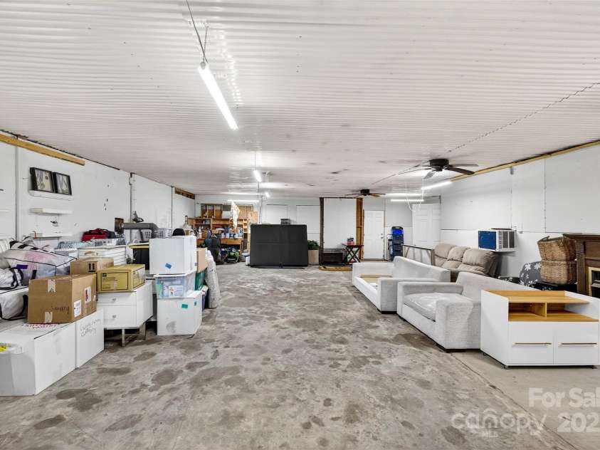 3020 Ridge Road, Charlotte, NC 28269.  MLS# CAR4293606, YatesRealty ID 34864. Workshop
