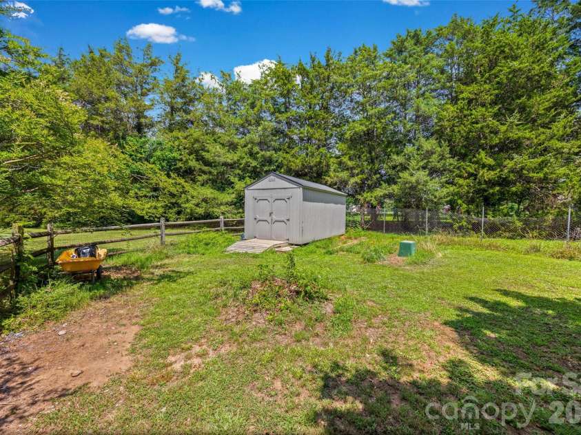 5240 Spring Glen, York, SC 29745.  MLS# CAR4399732, YatesRealty ID 34865. 