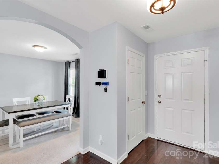 400 Landis Oak Way, Landis, NC 28088.  MLS# CAR4290686, YatesRealty ID 34866. Foyer