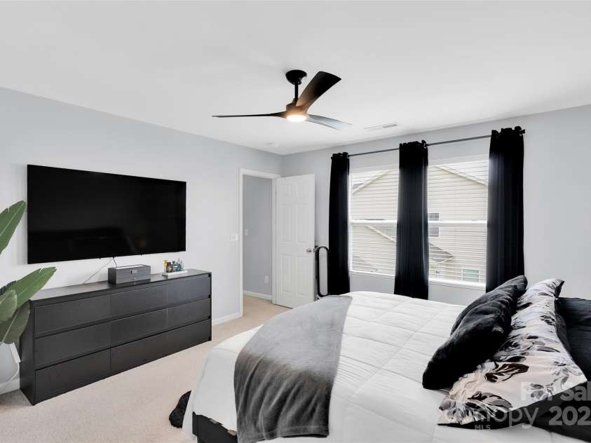 400 Landis Oak Way, Landis, NC 28088.  MLS# CAR4290686, YatesRealty ID 34866. Primary bedroom