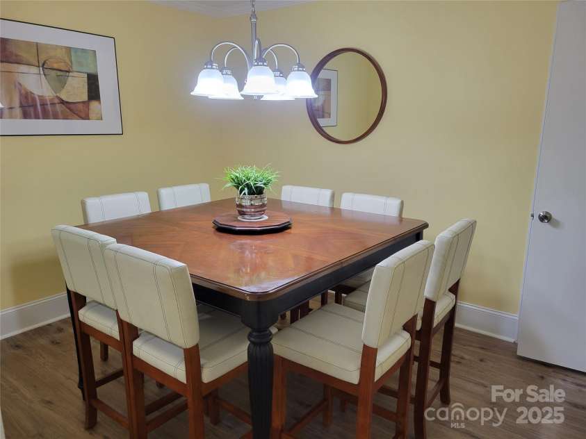 1415 Orvis Street, Charlotte, NC 28216.  MLS# CAR4295107, YatesRealty ID 34867. DINING ROOM