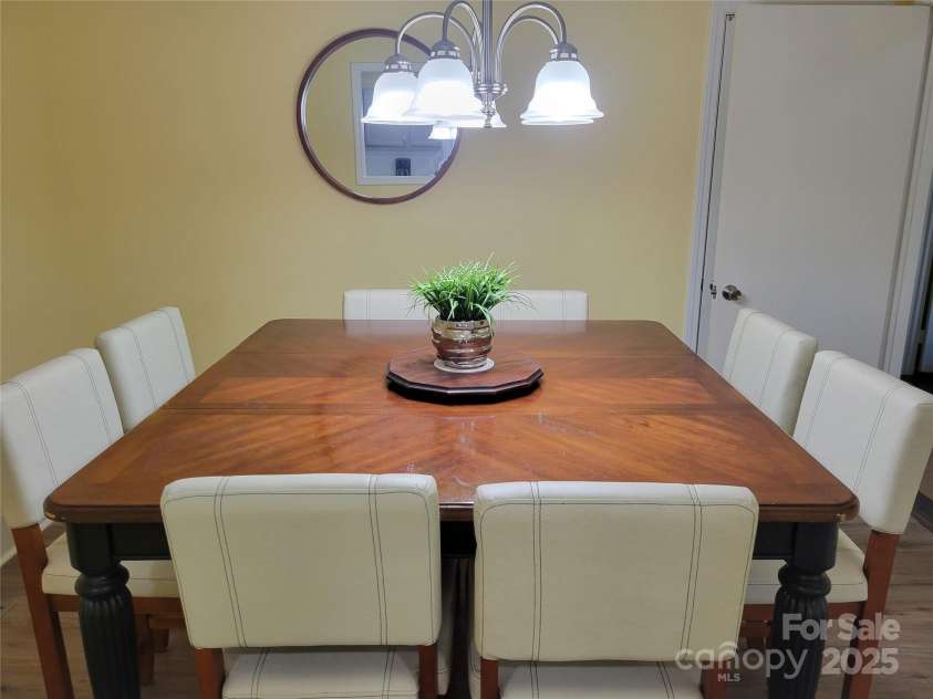 1415 Orvis Street, Charlotte, NC 28216.  MLS# CAR4295107, YatesRealty ID 34867. DINING ROOM