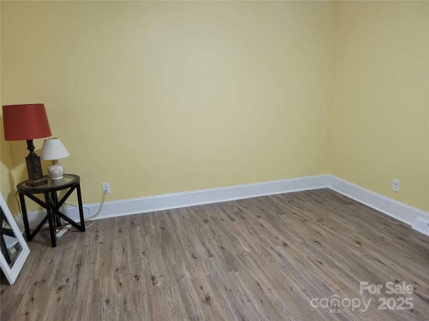 1415 Orvis Street, Charlotte, NC 28216.  MLS# CAR4295107, YatesRealty ID 34867. SUNKEN BONUS ROOM