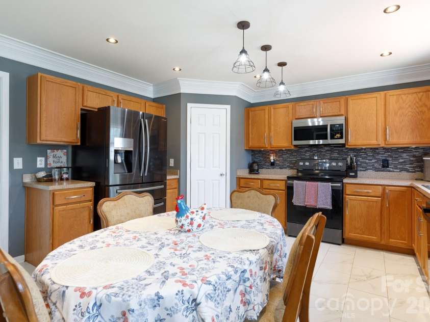 11 Weatherfield Drive, Elgin, SC 29045.  MLS# CAR4400316, YatesRealty ID 34868. 