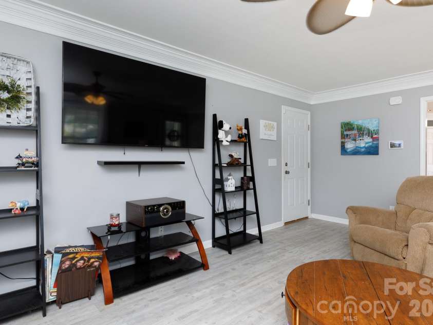 11 Weatherfield Drive, Elgin, SC 29045.  MLS# CAR4400316, YatesRealty ID 34868. 