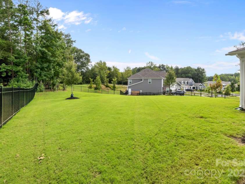 12710 Longford Crossing Place, Huntersville, NC 28078.  MLS# CAR4294654, YatesRealty ID 34868. 