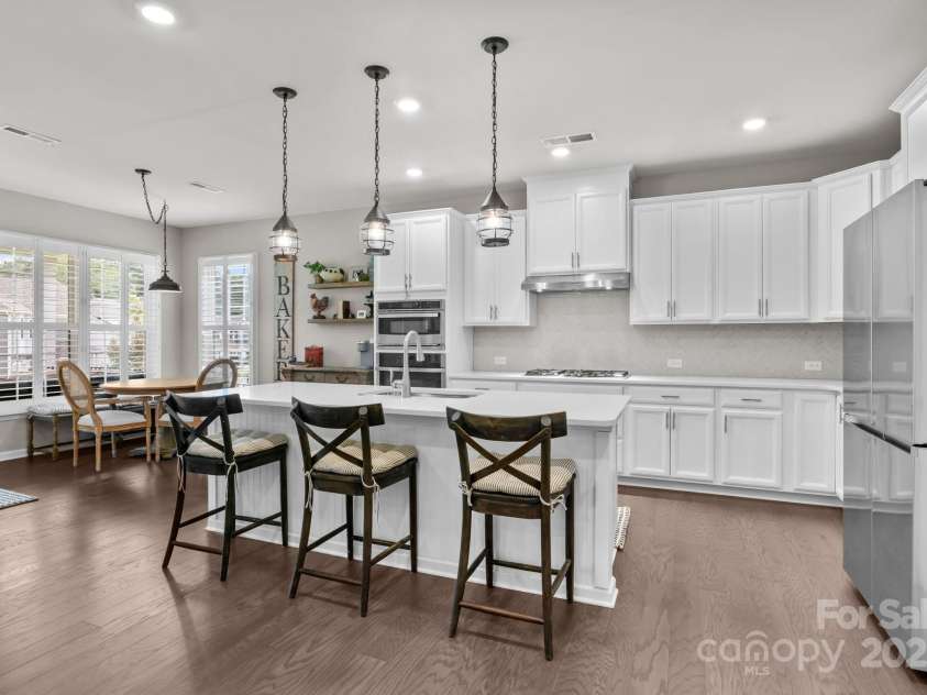 12710 Longford Crossing Place, Huntersville, NC 28078.  MLS# CAR4294654, YatesRealty ID 34868. Bright, open & inviting