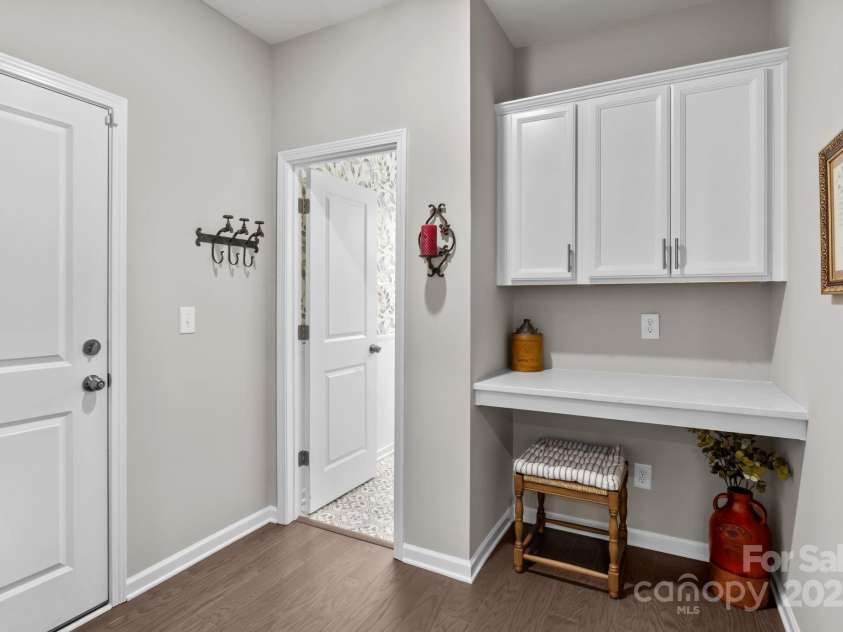 12710 Longford Crossing Place, Huntersville, NC 28078.  MLS# CAR4294654, YatesRealty ID 34868. Drop zone tucked off of the garage entrance along w/ guest bed & bath