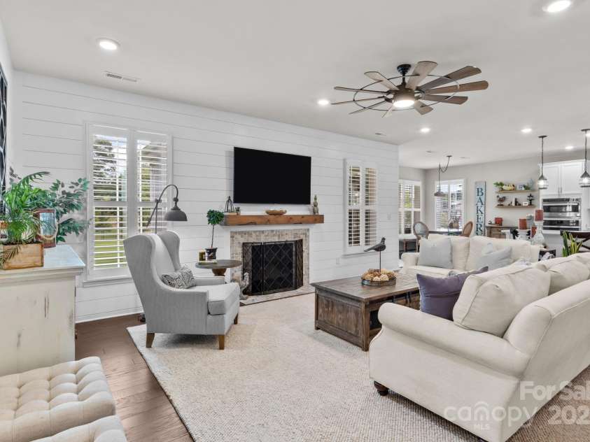 12710 Longford Crossing Place, Huntersville, NC 28078.  MLS# CAR4294654, YatesRealty ID 34868. Open layout for everyday living & entertaining
