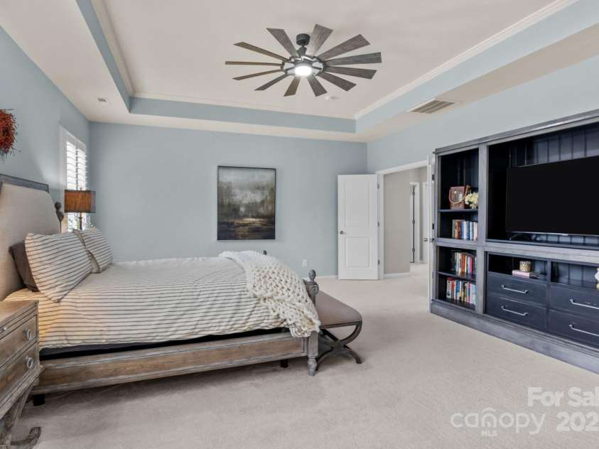 12710 Longford Crossing Place, Huntersville, NC 28078.  MLS# CAR4294654, YatesRealty ID 34868. Primary has double door entry & is spacious