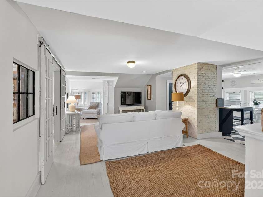 178 Caldwell Street, Brevard, NC 28712.  MLS# CAR4289391, YatesRealty ID 3487. 