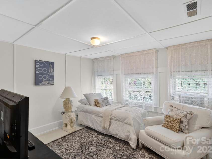 178 Caldwell Street, Brevard, NC 28712.  MLS# CAR4289391, YatesRealty ID 3487. 