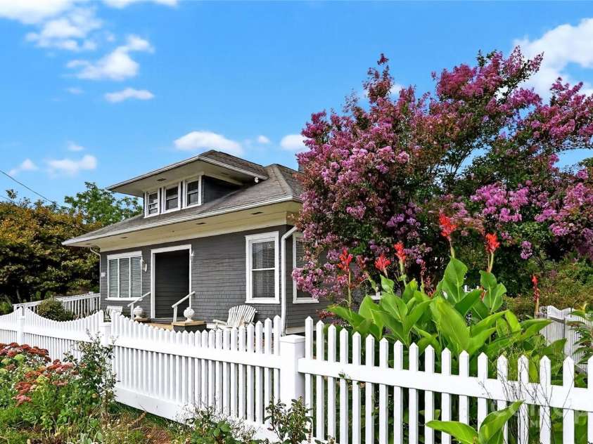 178 Caldwell Street, Brevard, NC 28712.  MLS# CAR4289391, YatesRealty ID 3487. 