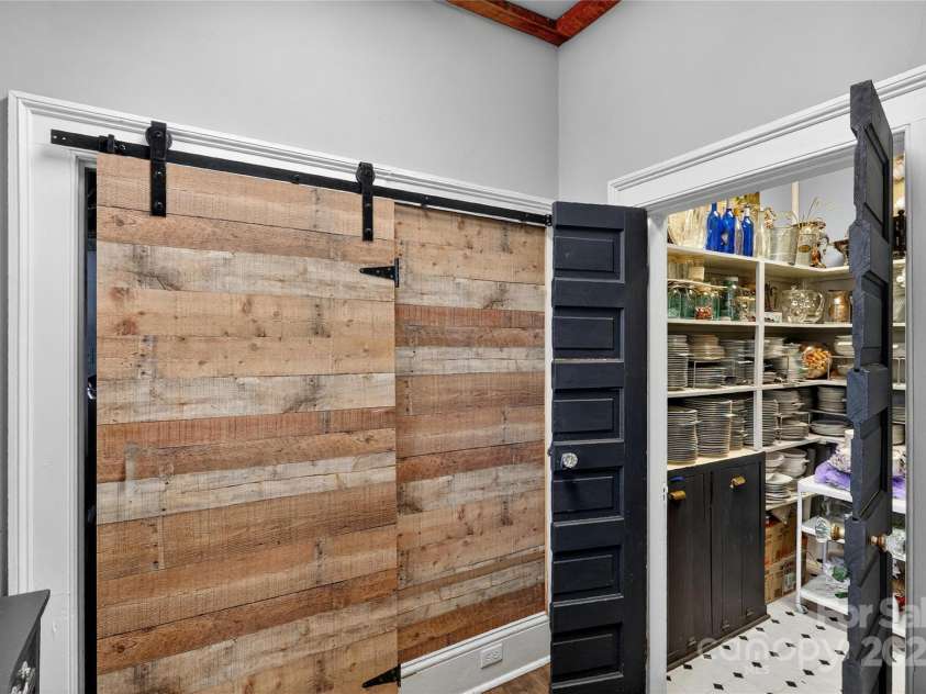 178 Caldwell Street, Brevard, NC 28712.  MLS# CAR4289391, YatesRealty ID 3487. 