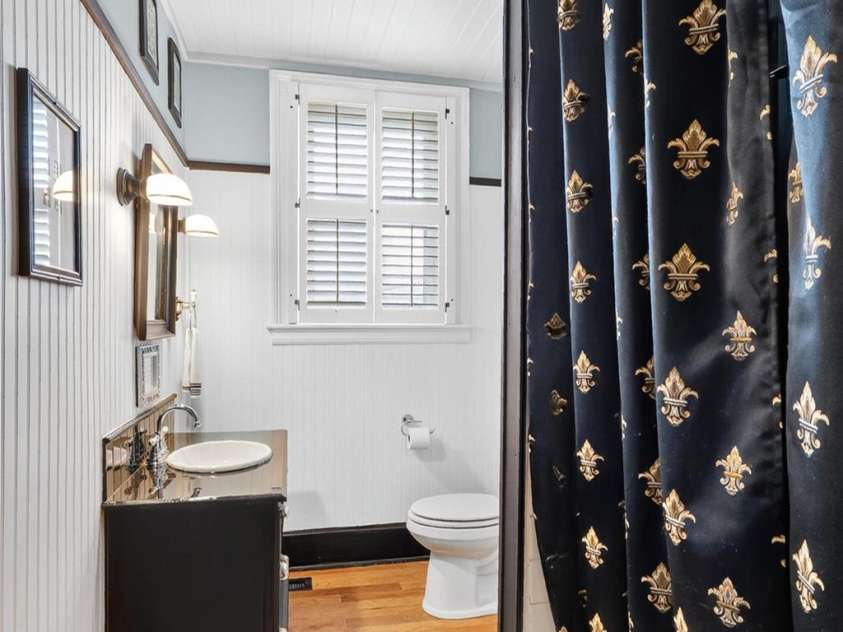 178 Caldwell Street, Brevard, NC 28712.  MLS# CAR4289391, YatesRealty ID 3487. 