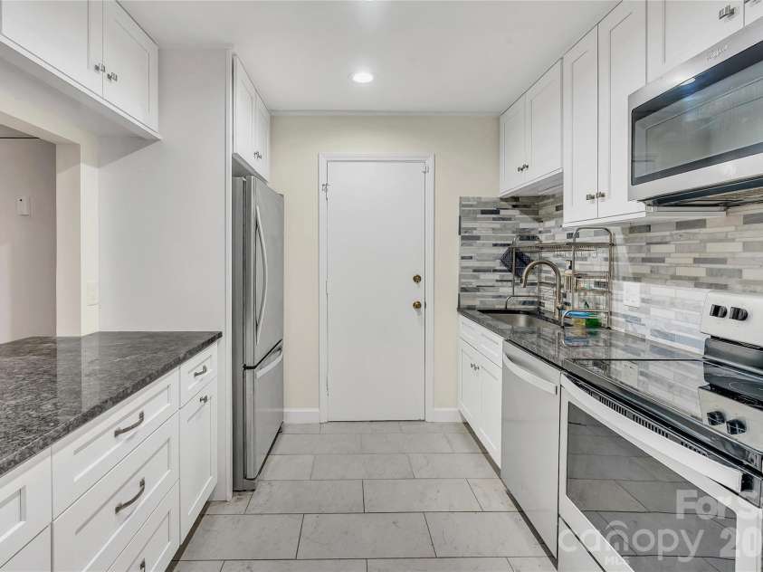 4754 Hedgemore Drive, Charlotte, NC 28209.  MLS# CAR4329446, YatesRealty ID 3487. 