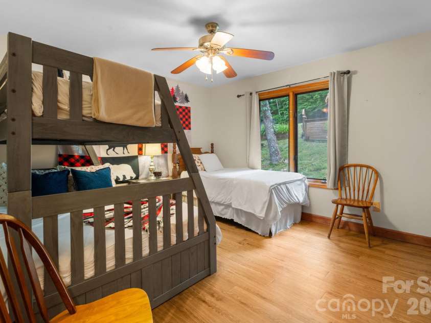 218 Slope View Drive, Sugar Mountain, NC 28604.  MLS# CAR4397984, YatesRealty ID 34871. 