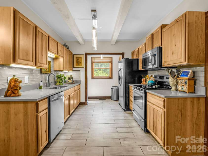 2760 Ugugu Drive, Brevard, NC 28712.  MLS# CAR4400330, YatesRealty ID 34872. 