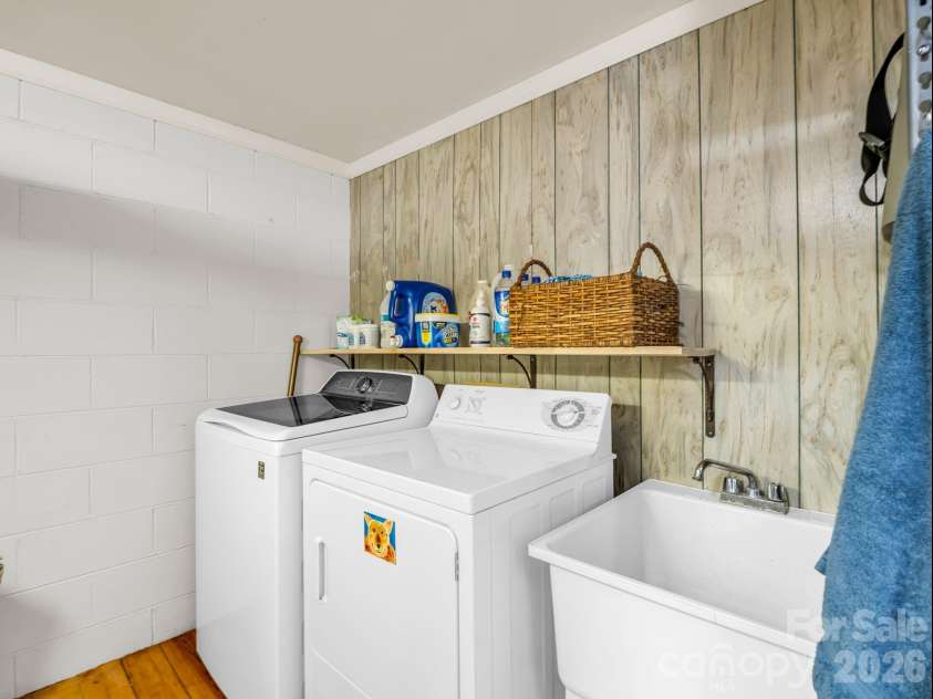 2760 Ugugu Drive, Brevard, NC 28712.  MLS# CAR4400330, YatesRealty ID 34872. 