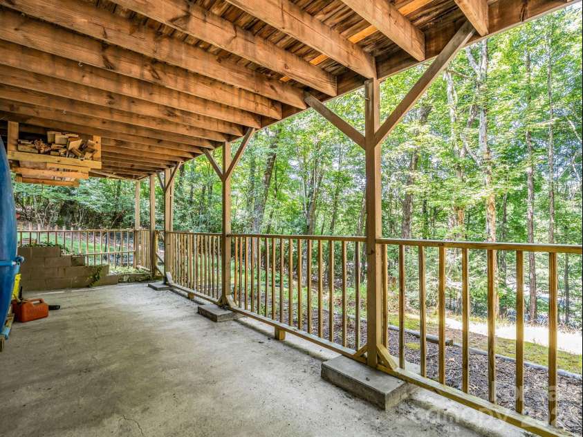2760 Ugugu Drive, Brevard, NC 28712.  MLS# CAR4400330, YatesRealty ID 34872. 