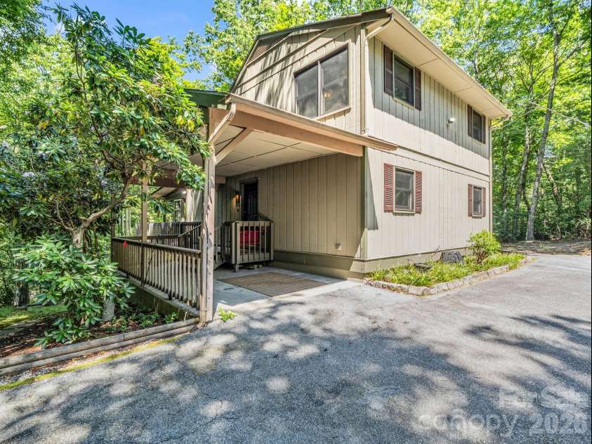 2760 Ugugu Drive, Brevard, NC 28712.  MLS# CAR4400330, YatesRealty ID 34872. 
