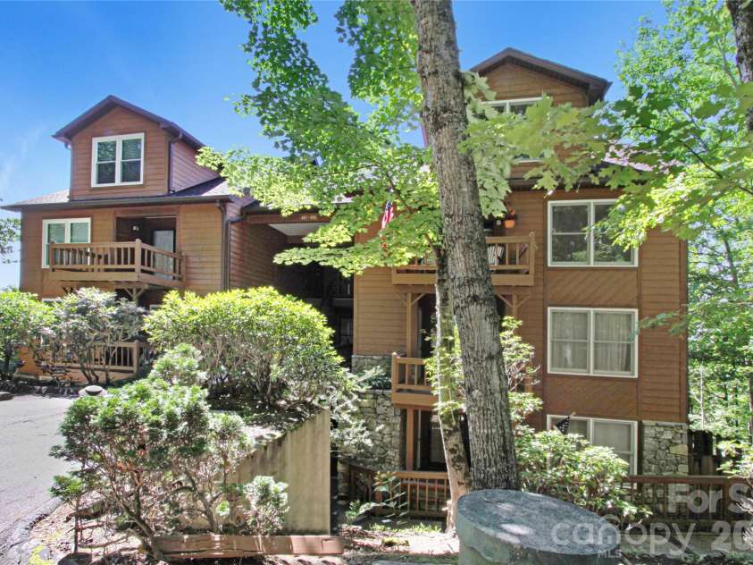 105 Toxaway Views Drive, Lake Toxaway, NC 28747.  MLS# CAR4399587, YatesRealty ID 34873. 