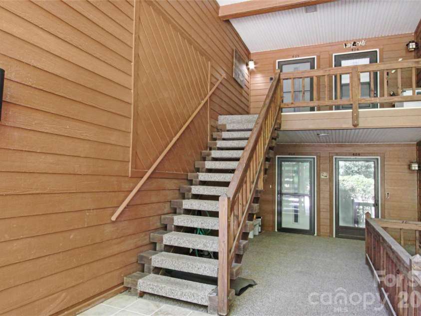 105 Toxaway Views Drive, Lake Toxaway, NC 28747.  MLS# CAR4399587, YatesRealty ID 34873. 