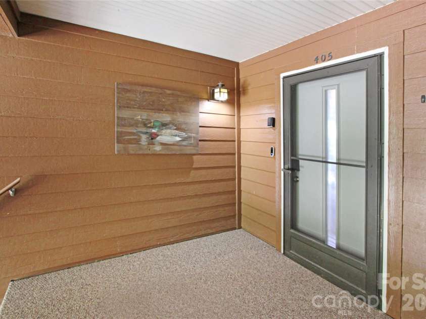 105 Toxaway Views Drive, Lake Toxaway, NC 28747.  MLS# CAR4399587, YatesRealty ID 34873. 