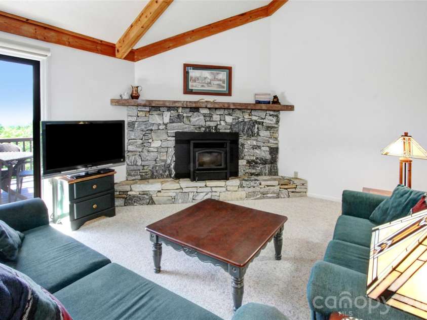 105 Toxaway Views Drive, Lake Toxaway, NC 28747.  MLS# CAR4399587, YatesRealty ID 34873. 