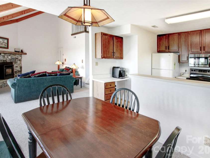 105 Toxaway Views Drive, Lake Toxaway, NC 28747.  MLS# CAR4399587, YatesRealty ID 34873. 