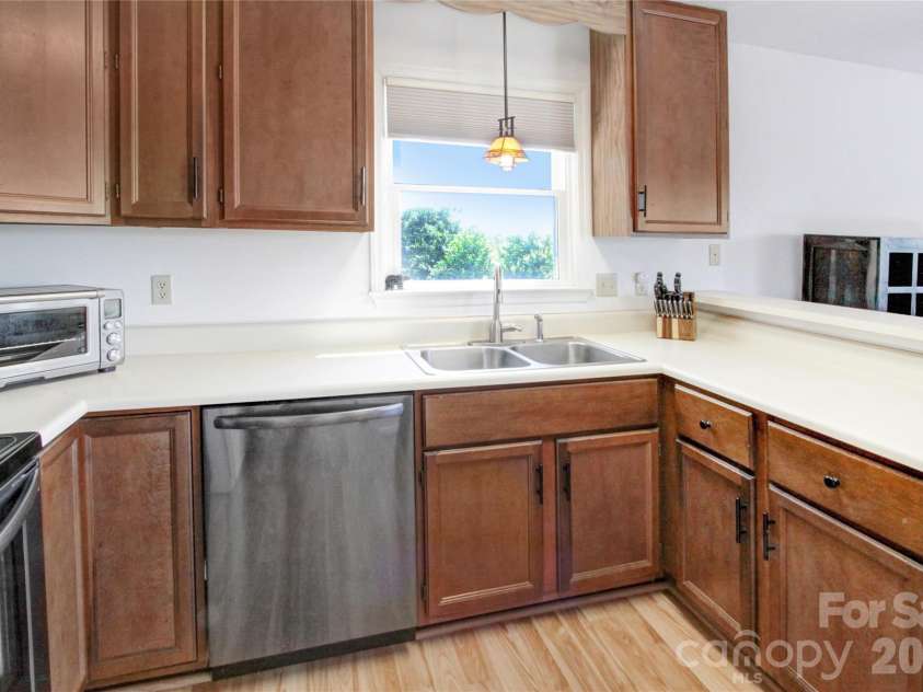 105 Toxaway Views Drive, Lake Toxaway, NC 28747.  MLS# CAR4399587, YatesRealty ID 34873. 