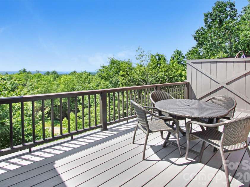 105 Toxaway Views Drive, Lake Toxaway, NC 28747.  MLS# CAR4399587, YatesRealty ID 34873. 