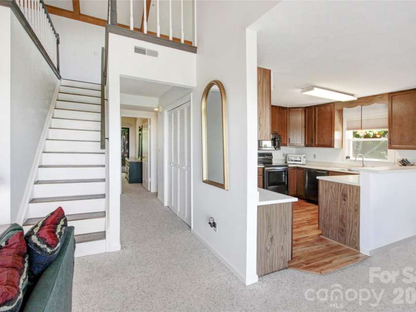 105 Toxaway Views Drive, Lake Toxaway, NC 28747.  MLS# CAR4399587, YatesRealty ID 34873. 