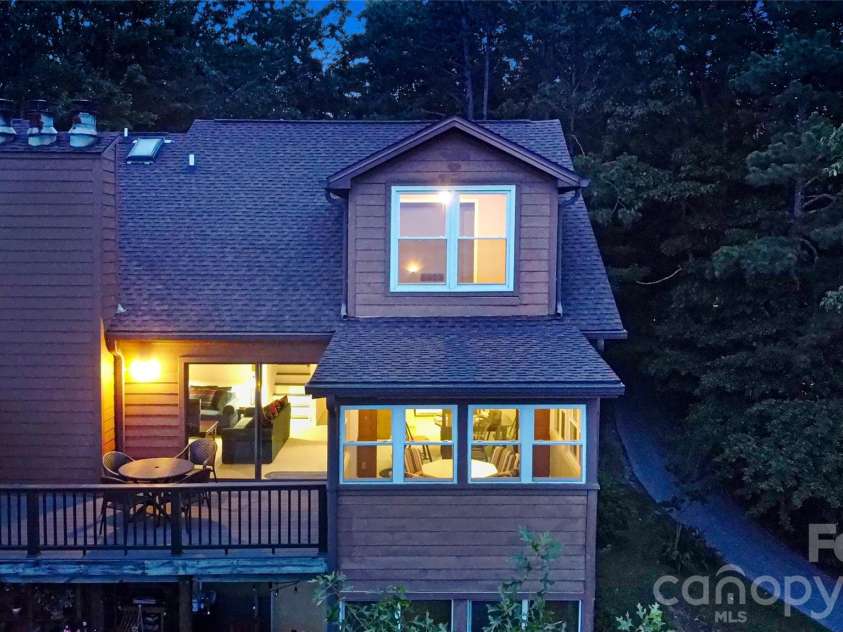105 Toxaway Views Drive, Lake Toxaway, NC 28747.  MLS# CAR4399587, YatesRealty ID 34873. 