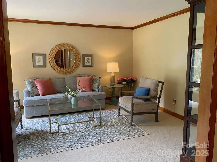 6632 Summer Darby Lane, Charlotte, NC 28270.  MLS# CAR4294169, YatesRealty ID 34873. 