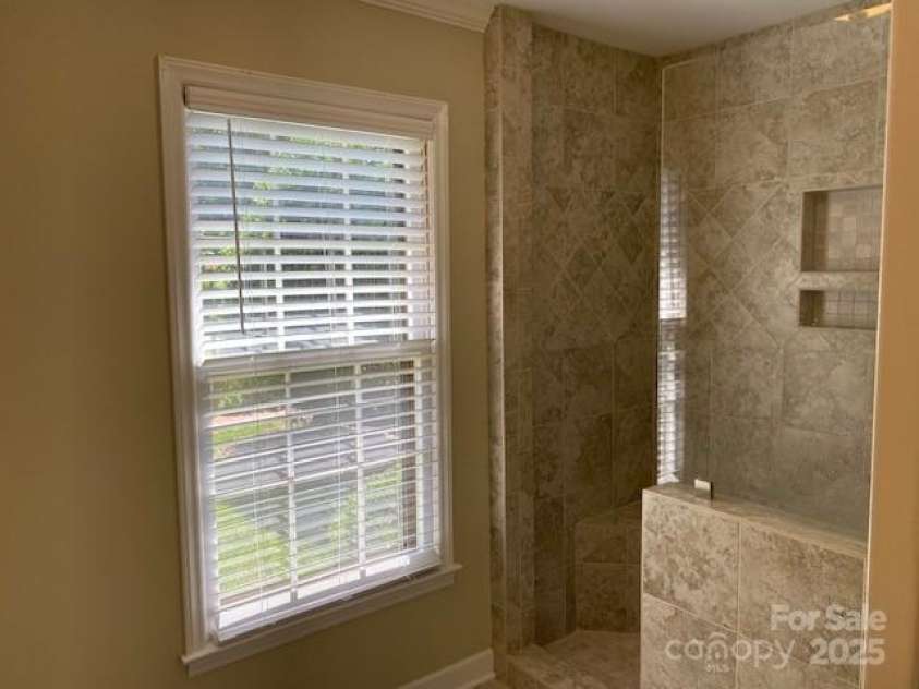 6632 Summer Darby Lane, Charlotte, NC 28270.  MLS# CAR4294169, YatesRealty ID 34873. 