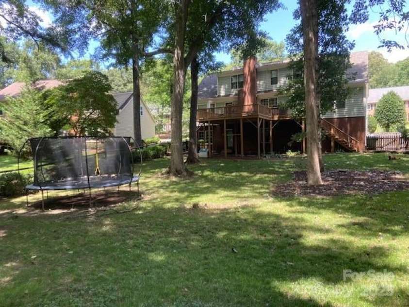 6632 Summer Darby Lane, Charlotte, NC 28270.  MLS# CAR4294169, YatesRealty ID 34873. 