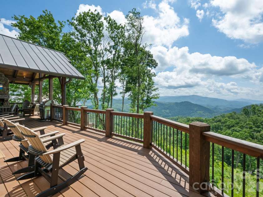 6 Valley Watch Court, Banner Elk, NC 28604.  MLS# CAR4400324, YatesRealty ID 34874. 