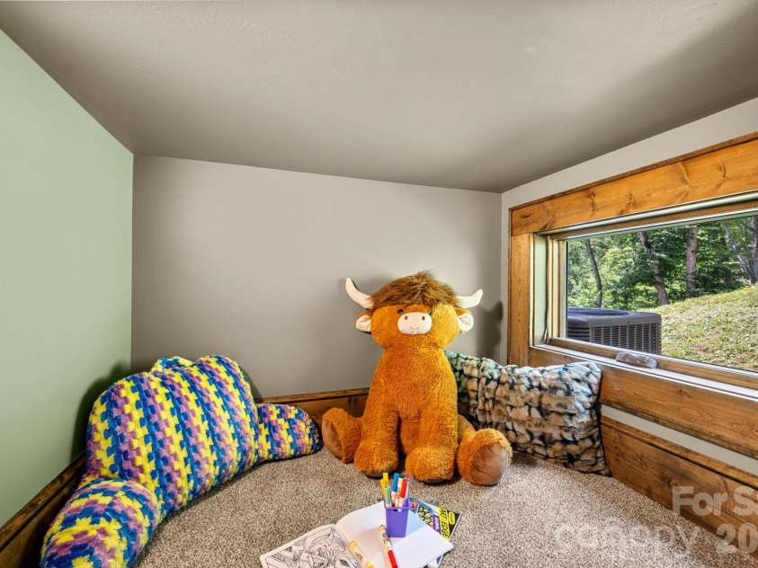 6 Valley Watch Court, Banner Elk, NC 28604.  MLS# CAR4400324, YatesRealty ID 34874. 
