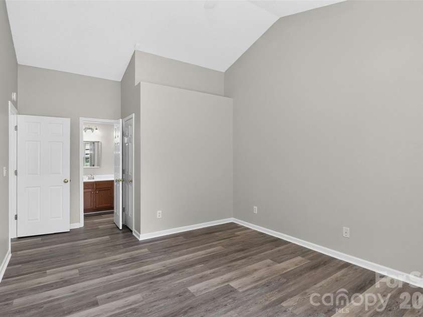 1048 Sandy Point Drive, Concord, NC 28025.  MLS# CAR4400416, YatesRealty ID 34875. 