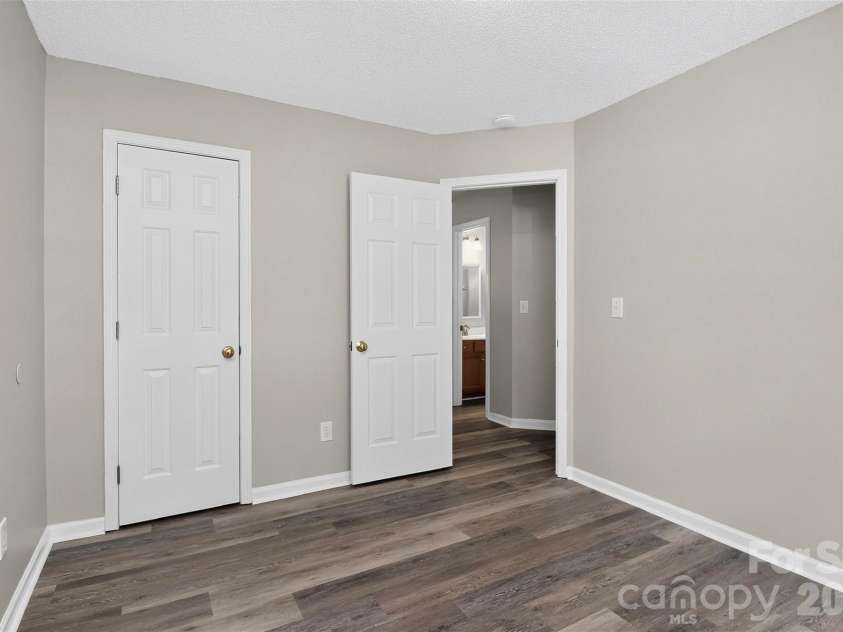 1048 Sandy Point Drive, Concord, NC 28025.  MLS# CAR4400416, YatesRealty ID 34875. 