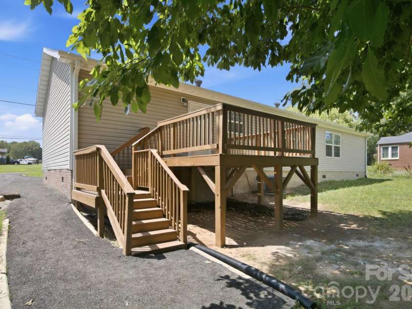 988 Mount Ulla Highway, Mooresville, NC 28115.  MLS# CAR4400269, YatesRealty ID 34876. 