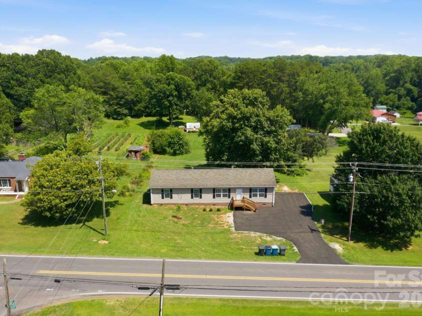 988 Mount Ulla Highway, Mooresville, NC 28115.  MLS# CAR4400269, YatesRealty ID 34876. 